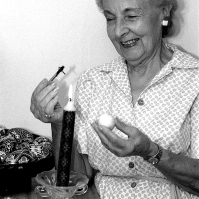 Olga Kryway using a kystka. State Archives of Florida; photographer Robert L. Stone; 1994
